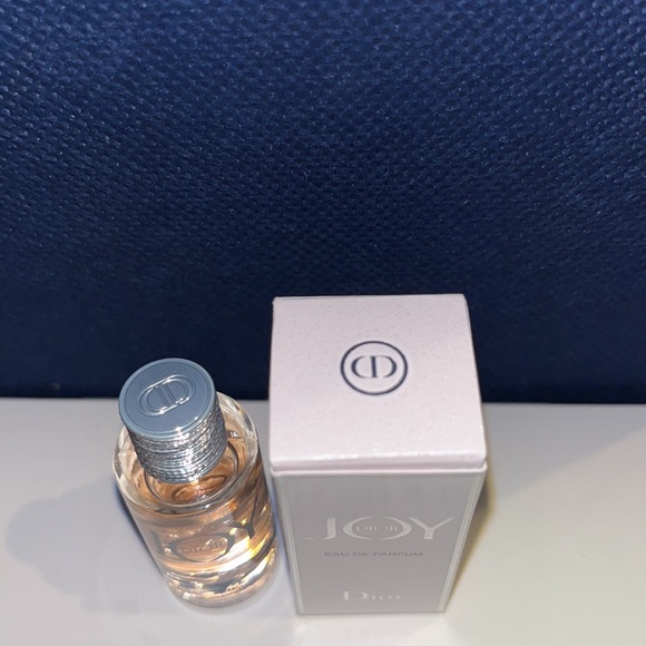 DIOR joy travel sized perfume. New 5 ml bottle, new in box - Picture 5 of 8